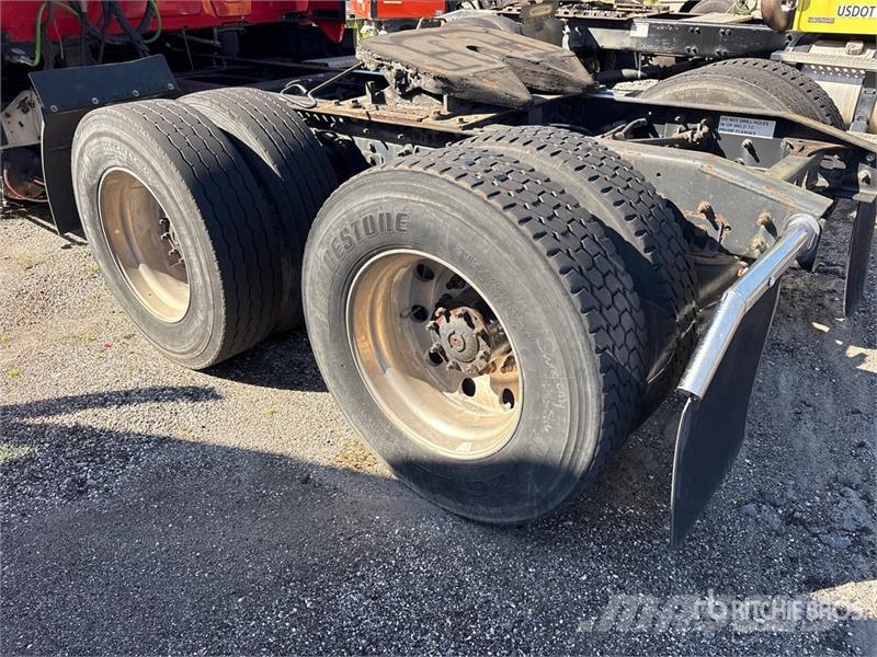 International ProStar+ 122 6x4 T/A Sleeper Truck Tractor Trækkere