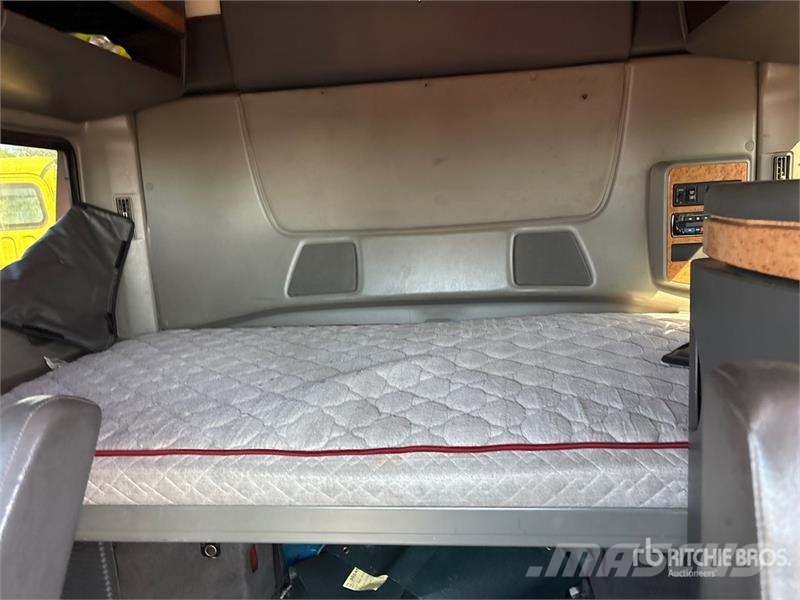 International ProStar+ 122 6x4 T/A Sleeper Truck Tractor Trækkere