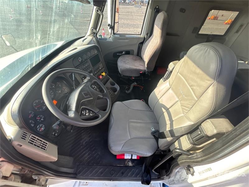 International Prostar 6x4 T/A Sleeper Truck Tractor Trekkvogner