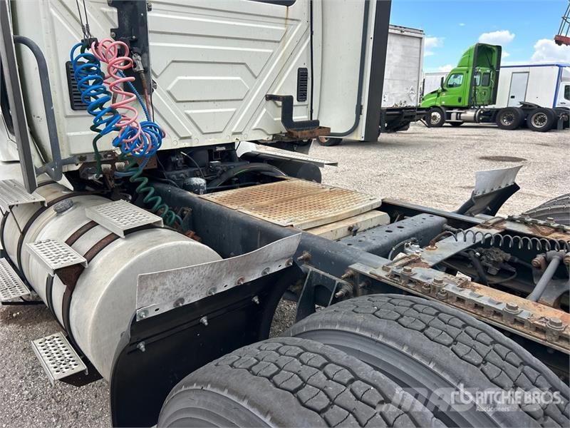 International ProStar+113 6x4 T/A Day Cab Truck Tractor (Inopera Cabezas tractoras
