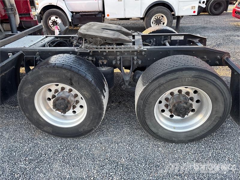 International ProStar 6x4 T/A Sleeper Truck Tractor Trekkvogner
