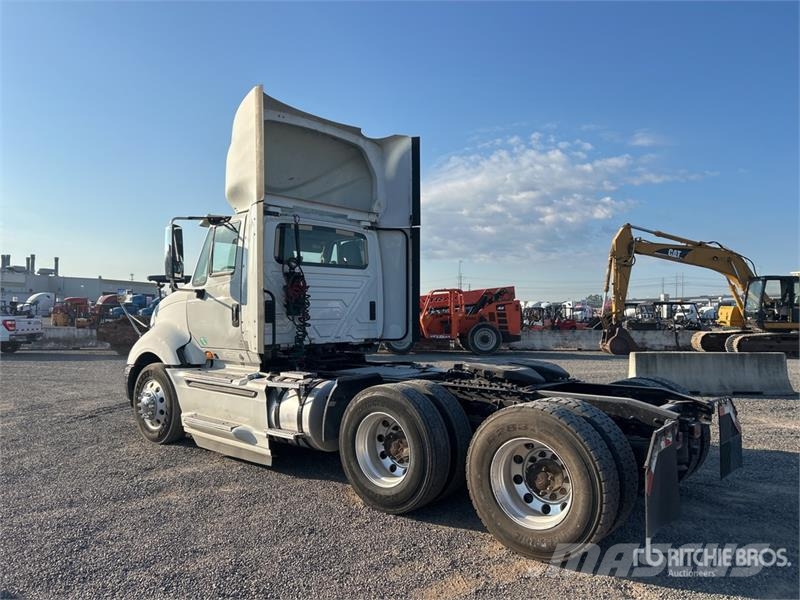 International Prostar 6x4 T/A Day Cab Truck Tractor Vlačilci