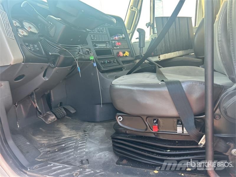 International Prostar 6x4 T/A Day Cab Truck Tractor (Inoperable) Sattelzugmaschinen