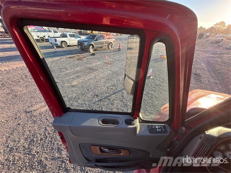 International ProStar 6x4 T/A Sleeper Truck Tractor Trekkvogner