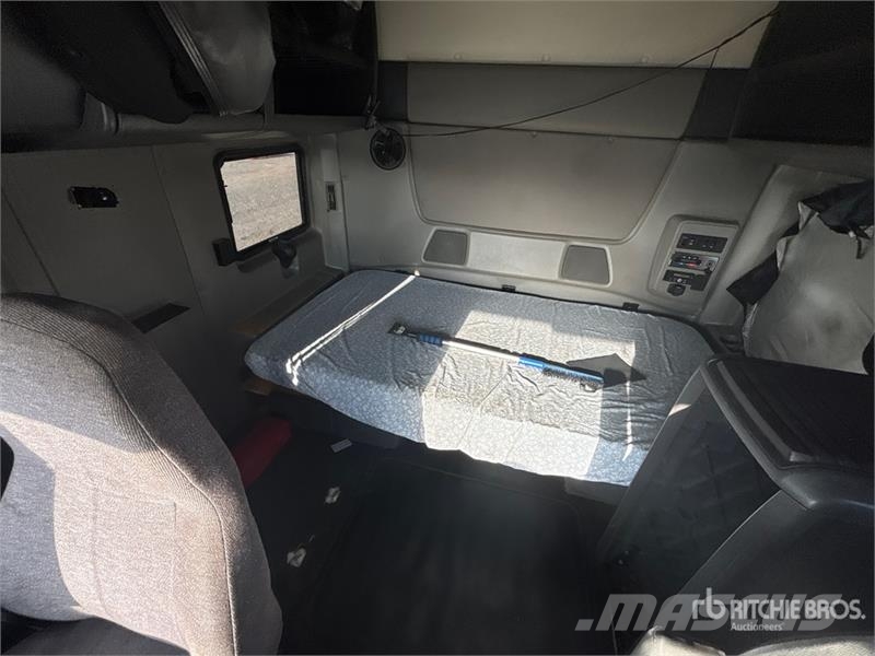 International Prostar 6x4 T/A Sleeper Truck Tractor Trekkvogner