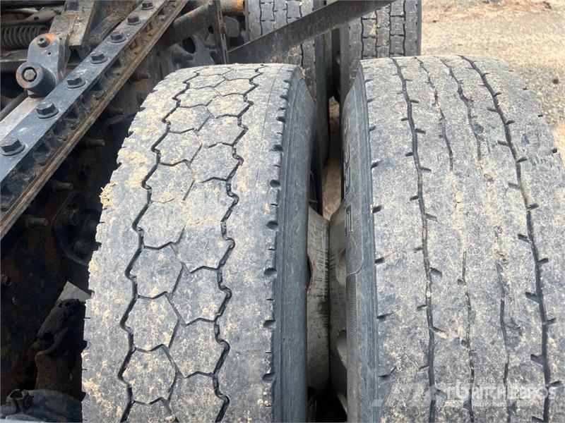 International ProStar+ 6x4 T/A Sleeper Truck Tractor (Inoperable Vlačilci