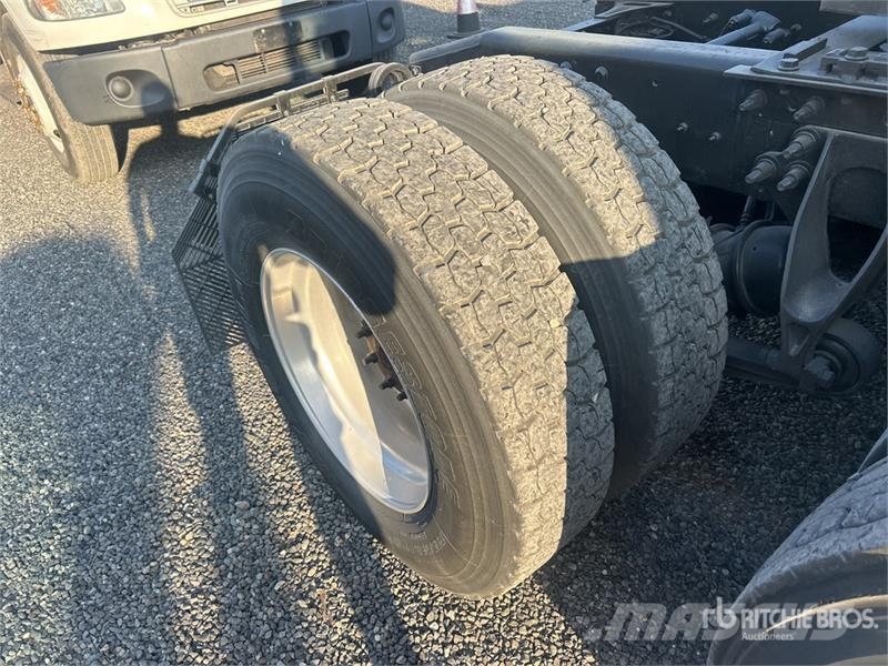 International Prostar 6x4 T/A Day Cab Truck Tractor Vlačilci