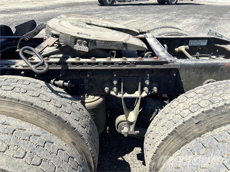 International Prostar+122 6x4 T/A Sleeper Truck Tractor Trekkvogner