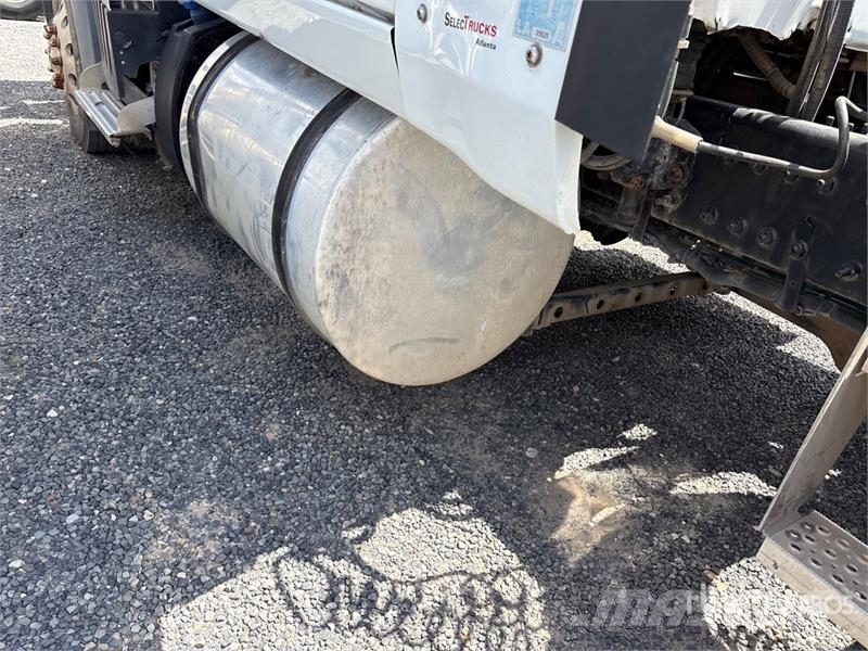 International ProStar 6x4 T/A Sleeper Truck Tractor (Inoperable) Trekkvogner