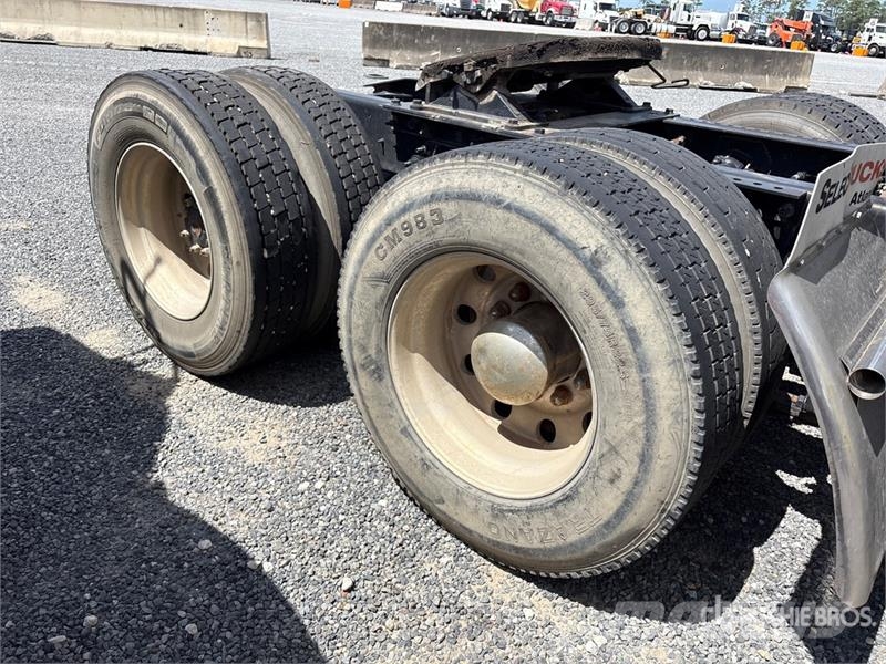International ProStar 6x4 T/A Sleeper Truck Tractor (Inoperable) Trekkvogner