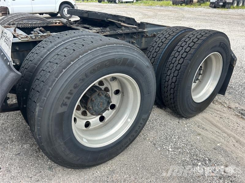International ProStar+113 6x4 T/A Day Cab Truck Tractor (Inopera Cabezas tractoras
