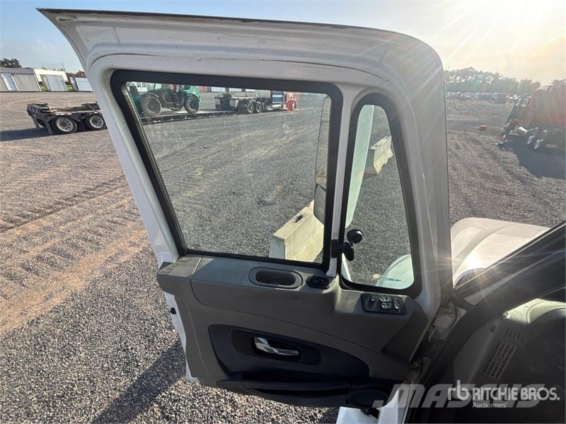International Prostar 6x4 T/A Sleeper Truck Tractor Trekkvogner