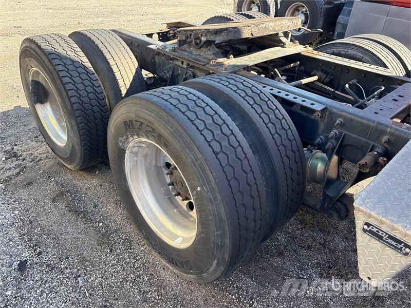 International ProStar+ 122 6x4 T/A Sleeper Truck Tractor Trækkere