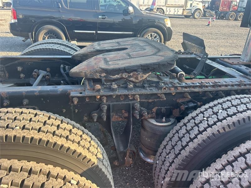 International Prostar 6x4 T/A Day Cab Truck Tractor (Inoperable) Sattelzugmaschinen