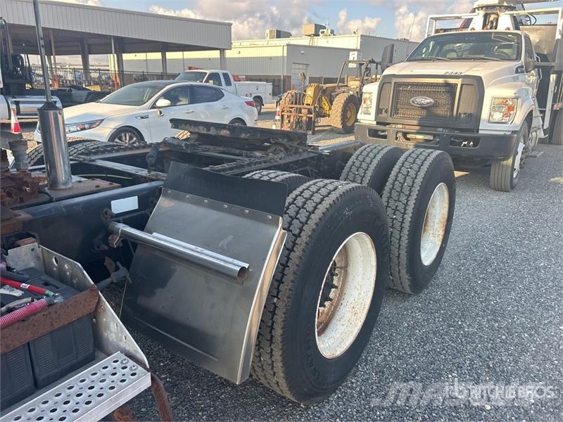 International Prostar 6x4 T/A Day Cab Truck Tractor (Inoperable) Sattelzugmaschinen