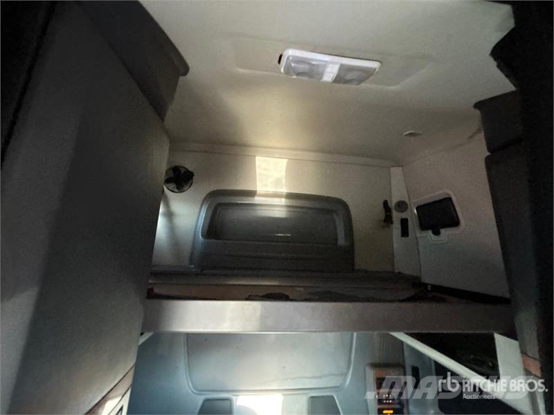 International ProStar 6x4 T/A Sleeper Truck Tractor Trekkvogner