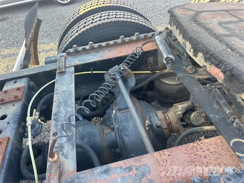 International Prostar 6x4 T/A Day Cab Truck Tractor (Inoperable) Sattelzugmaschinen