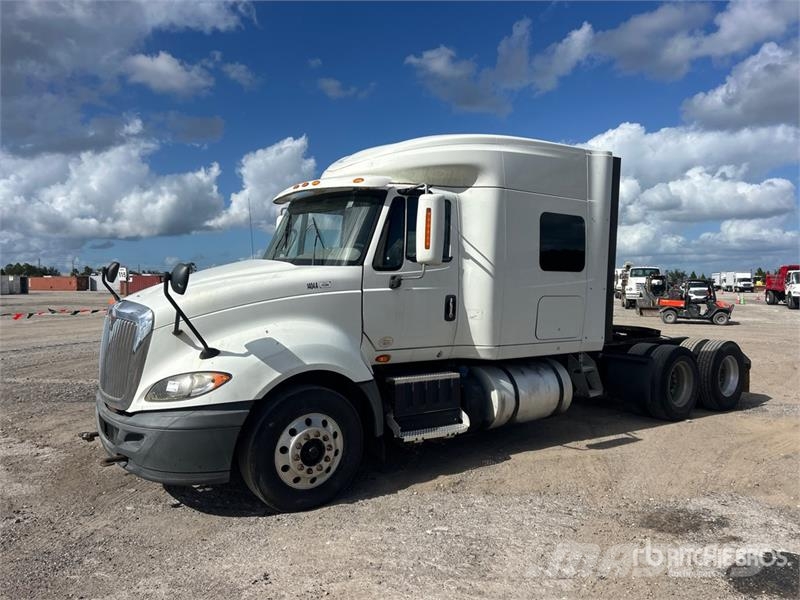 International ProStar+ 122 6x4 T/A Sleeper Truck Tractor Traktorske jedinice