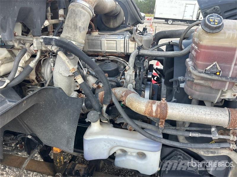International ProStar+ 122 6x4 T/A Sleeper Truck Tractor Traktorske jedinice