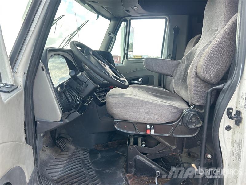 International ProStar+ 122 6x4 T/A Sleeper Truck Tractor Traktorske jedinice