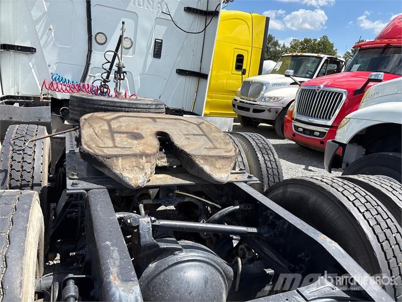 International ProStar 6x4 T/A Sleeper Truck Tractor (Inoperable) Trekkvogner