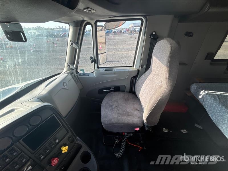 International Prostar 6x4 T/A Sleeper Truck Tractor Trekkvogner