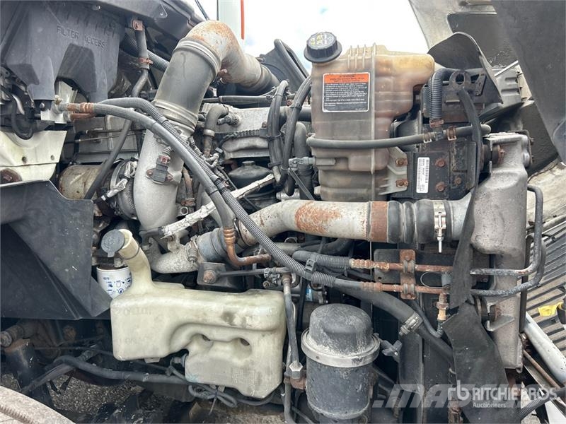 International ProStar+113 6x4 T/A Day Cab Truck Tractor (Inopera Cabezas tractoras