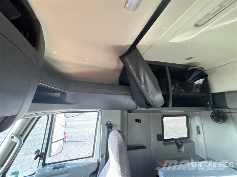 International Prostar 6x4 T/A Sleeper Truck Tractor Trekkvogner