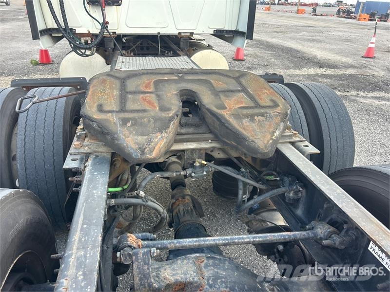 International ProStar+ 122 6x4 T/A Sleeper Truck Tractor Traktorske jedinice