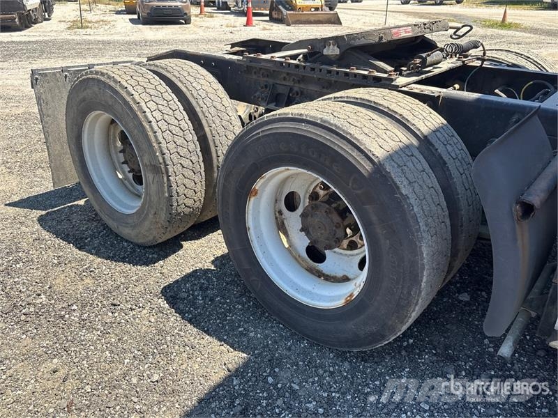 International Prostar+122 6x4 T/A Sleeper Truck Tractor Trekkvogner