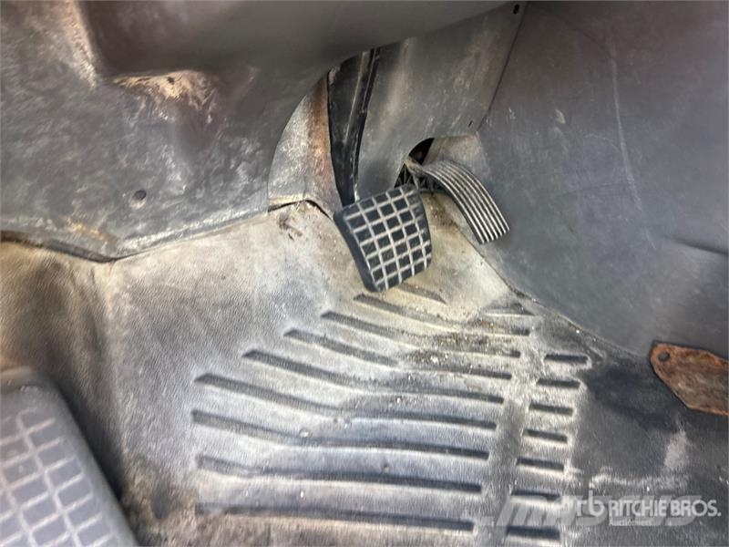 International ProStar+ 122 6x4 T/A Sleeper Truck Tractor Traktorske jedinice