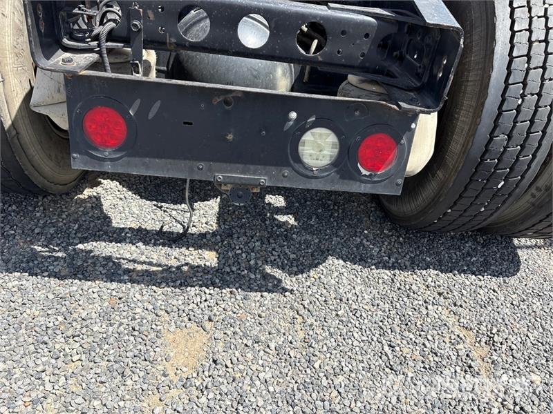 International ProStar 6x4 T/A Sleeper Truck Tractor (Inoperable) Trekkvogner