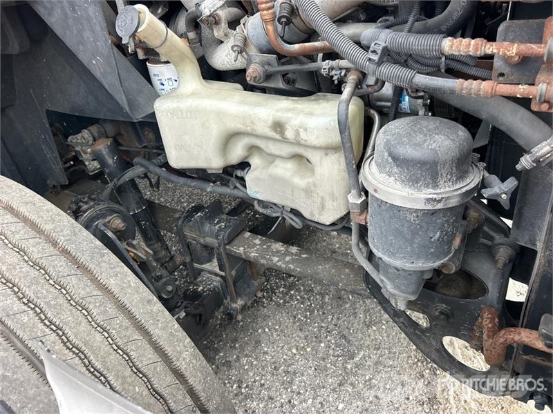 International ProStar+113 6x4 T/A Day Cab Truck Tractor (Inopera Cabezas tractoras