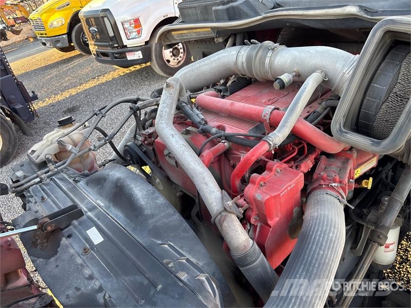 International ProStar 6x4 T/A Sleeper Truck Tractor Trekkvogner