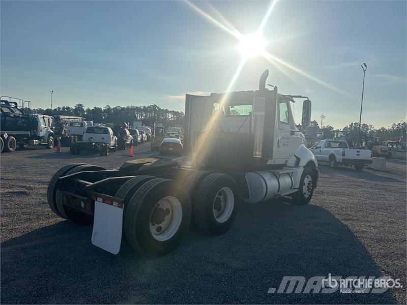 International Prostar 6x4 T/A Day Cab Truck Tractor (Inoperable) Sattelzugmaschinen