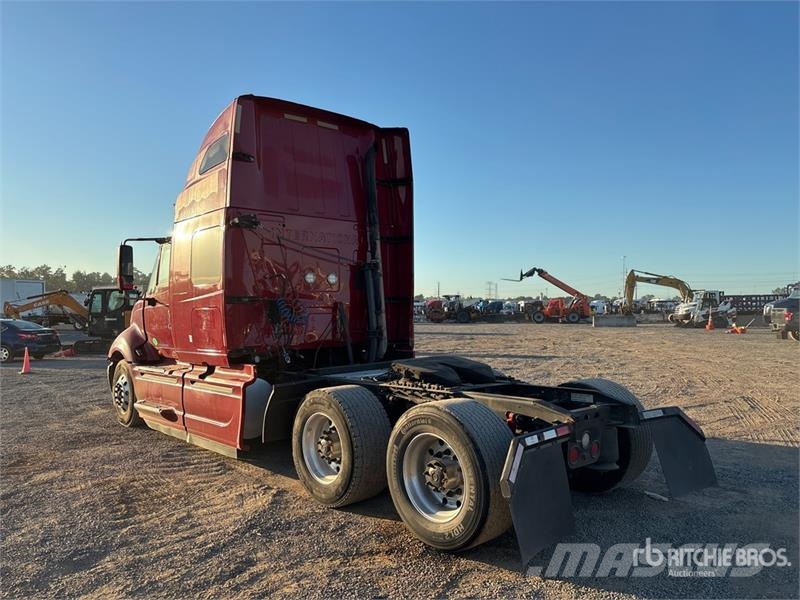 International ProStar 6x4 T/A Sleeper Truck Tractor Trekkvogner