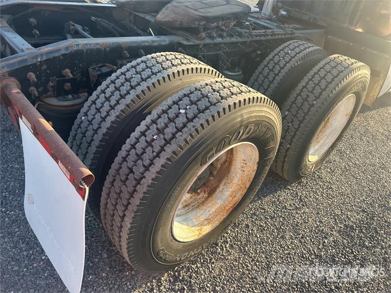 International Prostar 6x4 T/A Day Cab Truck Tractor (Inoperable) Sattelzugmaschinen