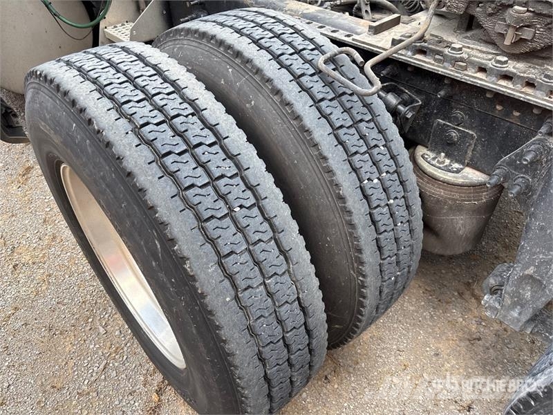 International ProStar 6x4 T/A Sleeper Truck Tractor Τράκτορες