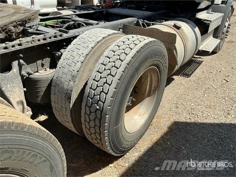International RH613 6x4 T/A Day Cab Truck Tractor Тягачі