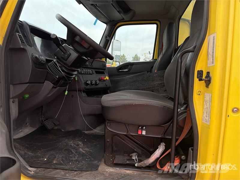 International RH613 6x4 T/A Day Cab Truck Tractor Τράκτορες