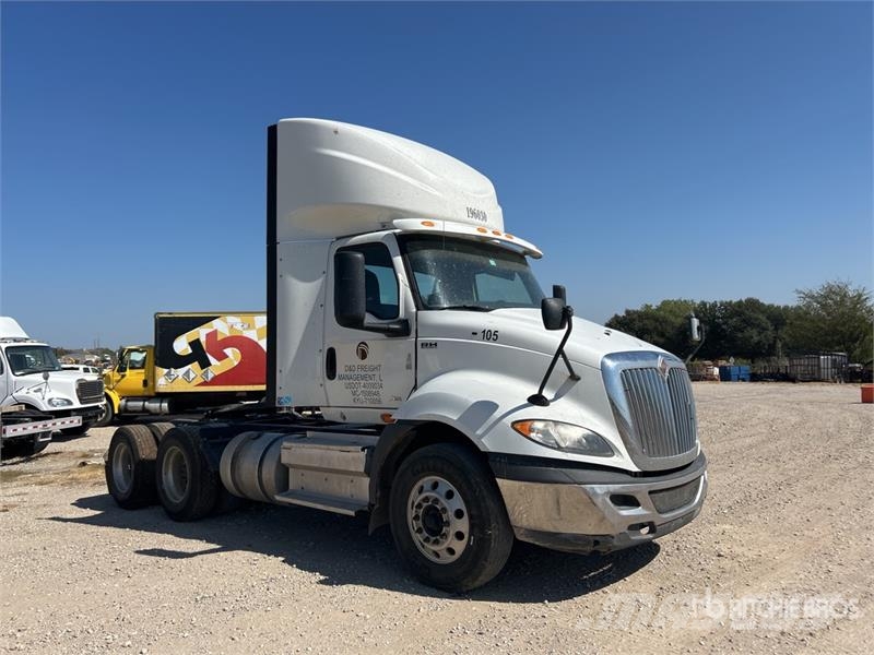 International RH613 6x4 T/A Day Cab Truck Tractor Тягачі