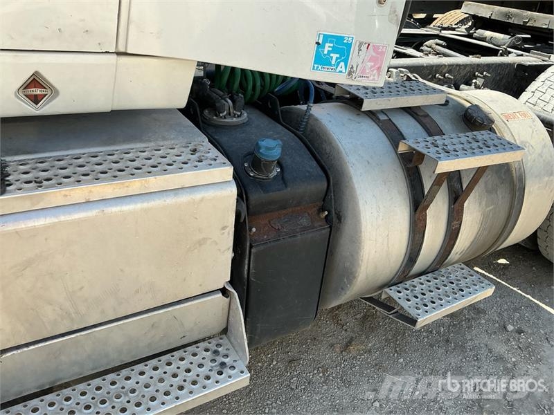 International RH613 6x4 T/A Day Cab Truck Tractor Тягачі