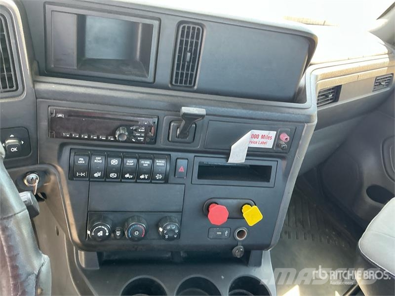 International RH613 6x4 T/A Day Cab Truck Tractor Тягачі