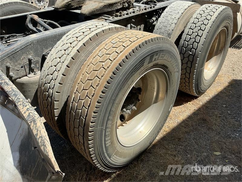 International RH613 6x4 T/A Day Cab Truck Tractor Тягачі