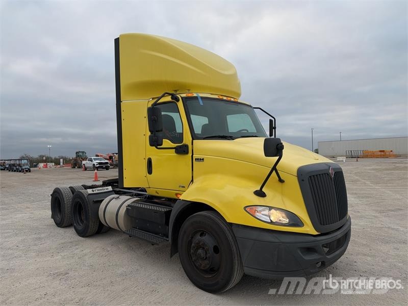 International RH613 6x4 T/A Day Cab Truck Tractor Τράκτορες