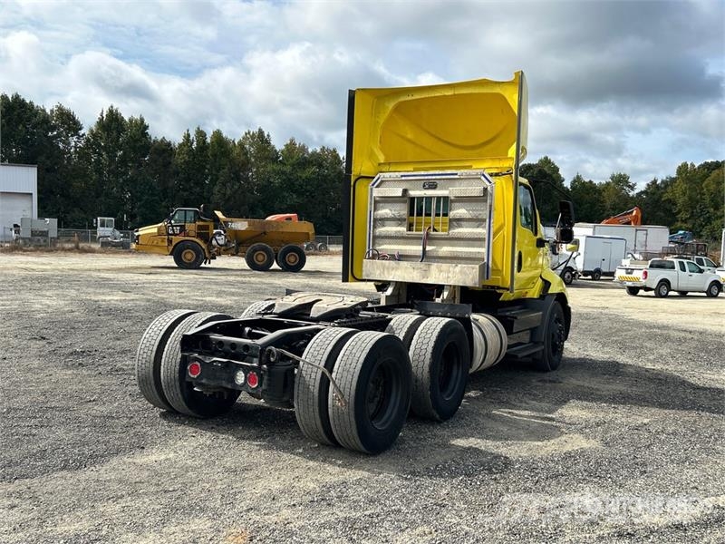 International RH613 6x4 T/A Day Cab Truck Tractor Ťahače