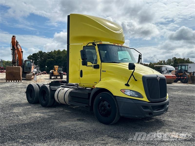 International RH613 6x4 T/A Day Cab Truck Tractor Ťahače
