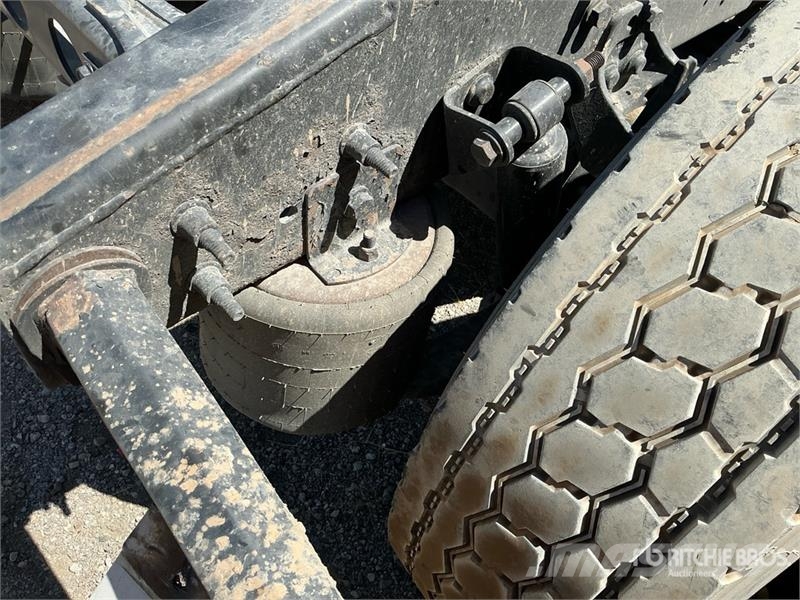 International RH613 6x4 T/A Day Cab Truck Tractor Тягачі