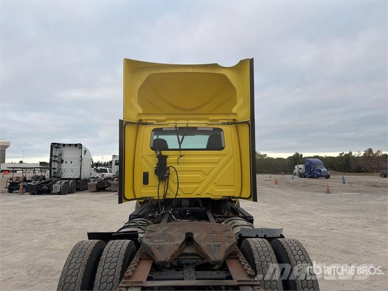 International RH613 6x4 T/A Day Cab Truck Tractor Τράκτορες