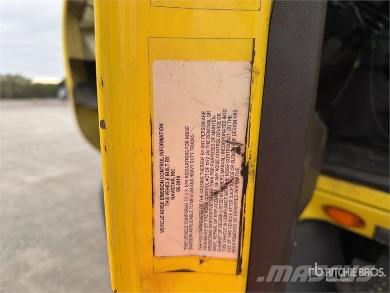 International RH613 6x4 T/A Day Cab Truck Tractor Τράκτορες